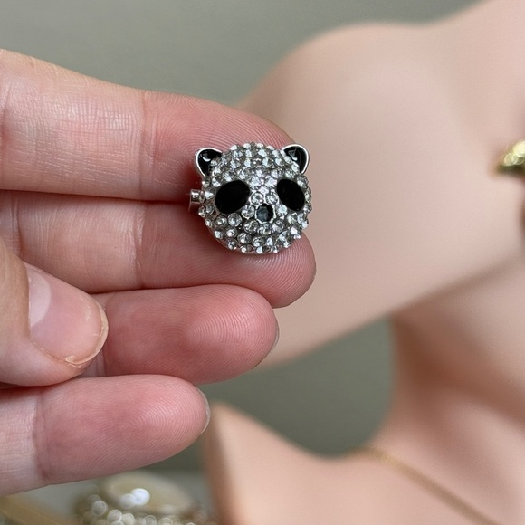 ⚜️🐼 Minimalist Cute Panda Sparkling Brooch With Crystals 💎 - Picture 6 of 6